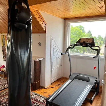 Semesterbostad Spacious Mountain House Near Plovdiv, Forest Views Boykovo