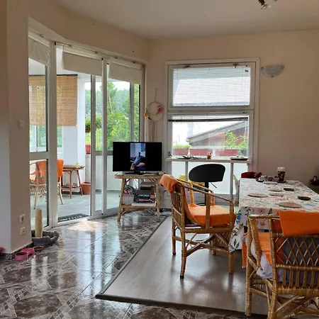 Spacious Mountain House Near Plovdiv, Forest Views Hébergement de vacances *