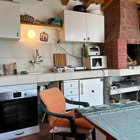 Spacious Mountain House Near Plovdiv, Forest Views Semesterbostad