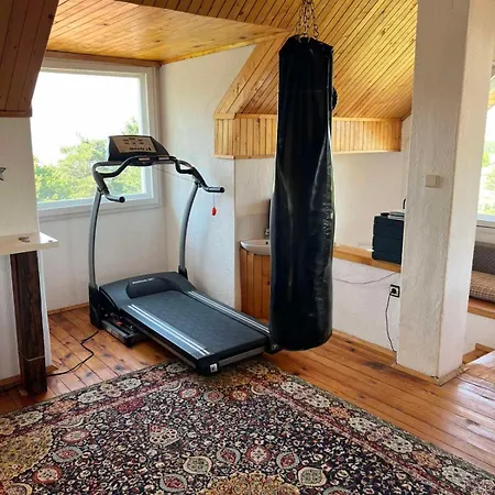 Semesterbostad Spacious Mountain House Near Plovdiv, Forest Views