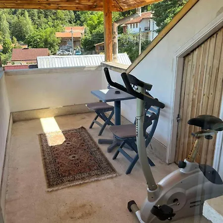 Spacious Mountain House Near Plovdiv, Forest Views Semesterbostad *